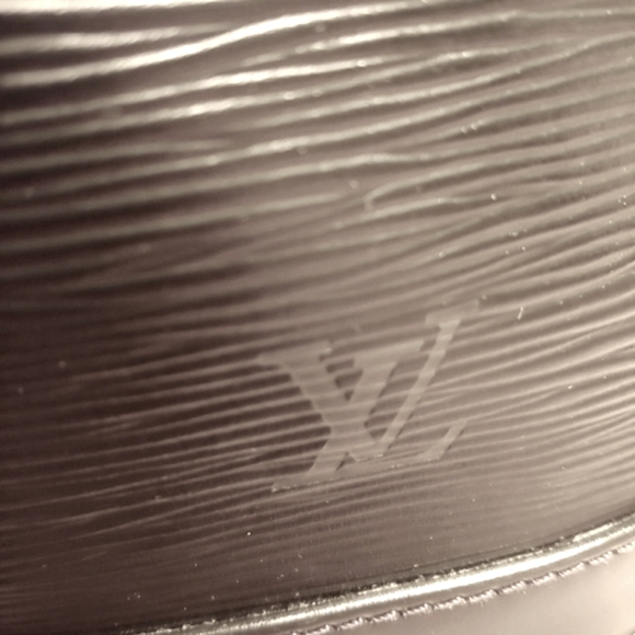 Louis Vuitton Noe Bag with detachable wallet - Picture 3 of 9